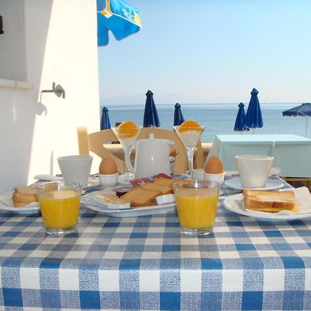 Dream Island Hotel Livadia  エクステリア 写真