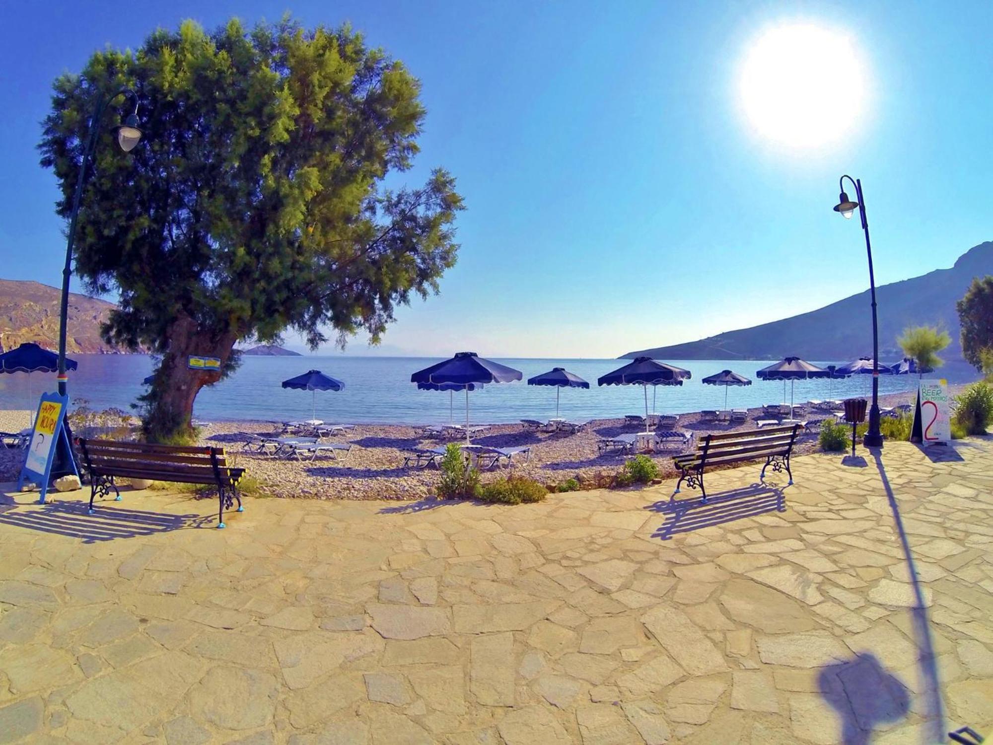 Dream Island Hotel Livadia  エクステリア 写真